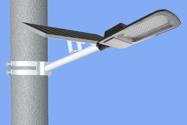銘泰光典為您解答：太陽能路燈的工作原理及應用優勢